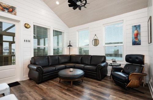 Port Bolivar House | Crabby Beaver home