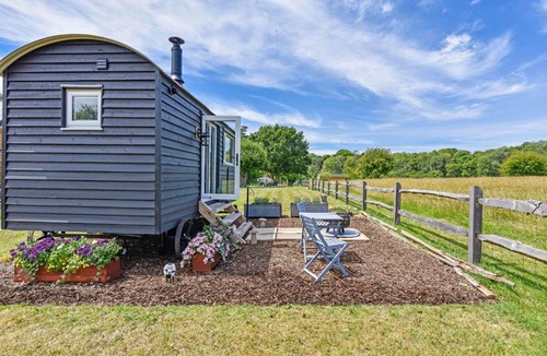 Cowplain House | Crabden Shepherd Hut - Blendworth