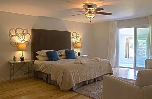 Prince Edward House | Craft & Vineyard House - Waterview Home in Picton