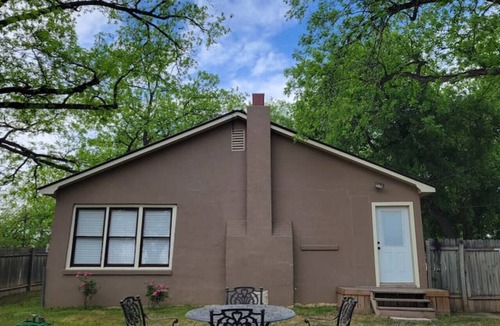Uvalde House | Craftsman by Downtown Uvalde