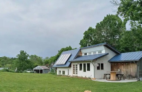 Viroqua House | Craftsman Cottage Overlooking Rolling Pastures