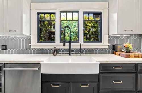 Hollywood House | Craftsman Style Hideaway with Guest House