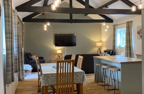 Penrith Cottage | Cragside Cottage - a cottage that sleeps 7 guests in 4 bedrooms