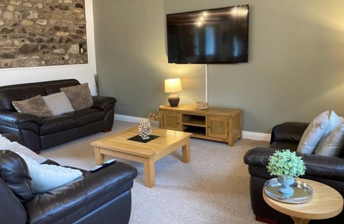 Penrith Cottage | Cragside Cottage - a cottage that sleeps 7 guests in 4 bedrooms