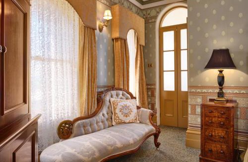 Ballarat Hotel | Craig's Royal Hotel