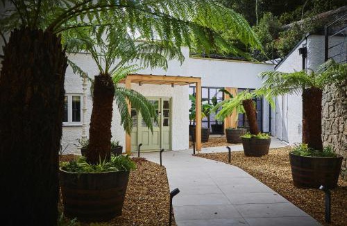 Menai Bridge House | Craig y Don