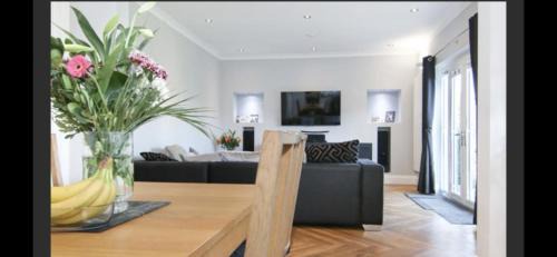 Bonnybridge House | Craigey Beach Home