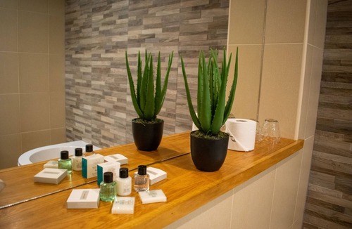 Pitlochry House | Craigmhor Lodge & Courtyard