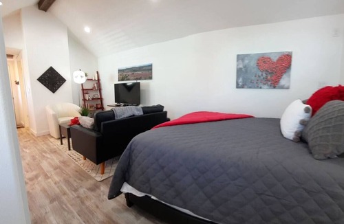 Grayland Cottage | "Cranberry Cottage" Studio by the Beach