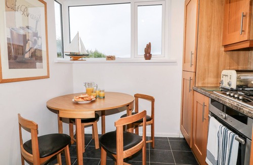 Bude Apartment | Cranberry