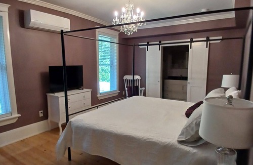 Bala Bed & Breakfast | Cranberry Moon Inn B&B