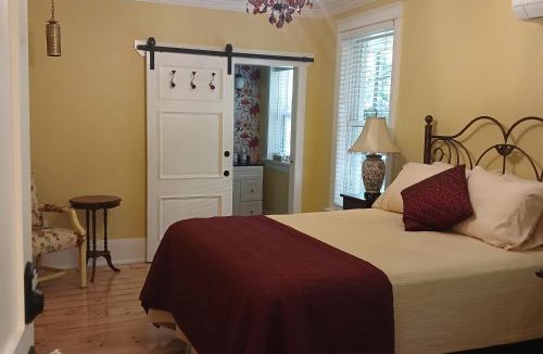 Bala Bed & Breakfast | Cranberry Moon Inn