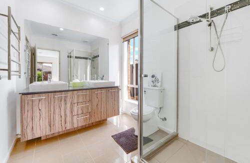 Cranbourne North House | Cranbourne Cottage