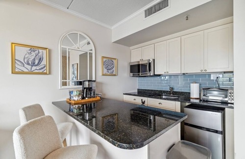 Riverwalk Apartment | Crane's Landing - Riverfront