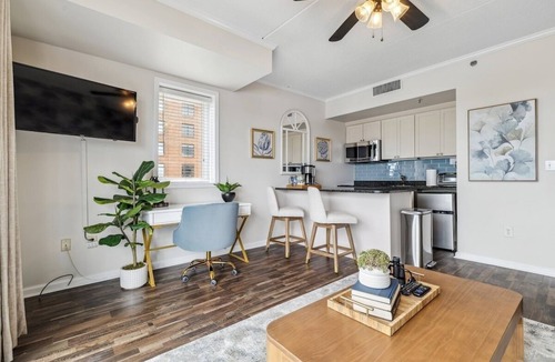 Riverwalk Apartment | Crane's Landing - Riverfront