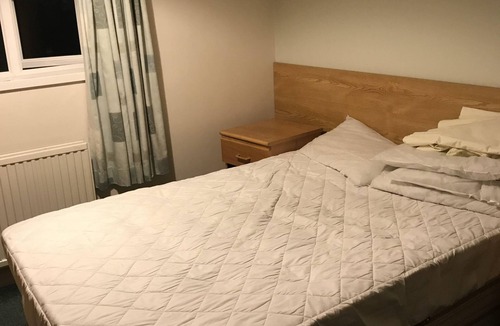 Cranfield House | Cranfield Guesthouse