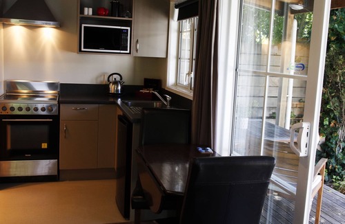 Saint Albans Cabin | Cranford Cottages And Motel