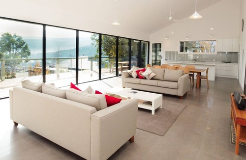 Marysville House | CRANLEIGH - Beautiful modern home