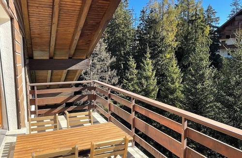 Lens Apartment | Crans Montana apartment 4.5 rooms & sleeps 6 with terrace in the center of town