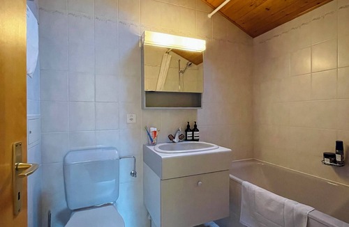 Lens Apartment | Crans Montana apartment 4.5 rooms & sleeps 6 with terrace in the center of town
