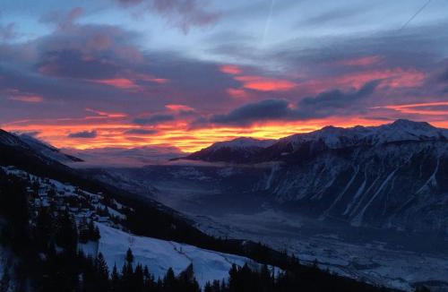 Aminona Apartment | Crans-Montana Stunning Southview Flat