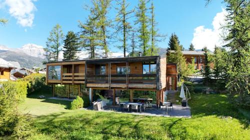 Lens Ski Chalet | Crans Montana under the stars