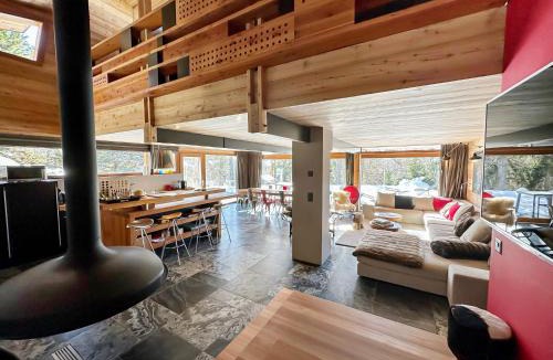 Lens Ski Chalet | Crans Montana under the stars