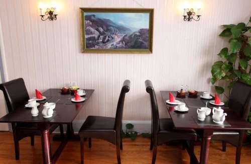 East Grinstead House | Cranston House