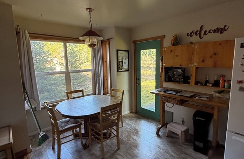 Prospect House | Crater Lake cabin destination with a view.