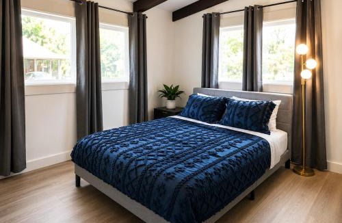 Eagle Point House | Crater Lake Themed Retreat in Eagle Point