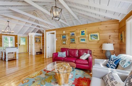 Union House | Crawford Lakeside Escape