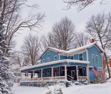 Meadville House | Crawford Suite