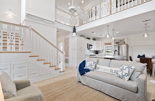 Ono Island House | "Crawling Distance" to FloraBama | Private Elevator | Direct Beach Access | My Beach Getaways