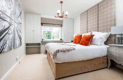 Hurley Hotel | Crazy Fox Hurley Boutique Bed & Breakfast