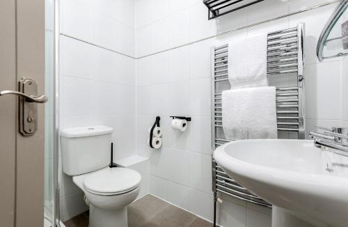 Hurley Bed & Breakfast | Crazy Fox Hurley Boutique B&B