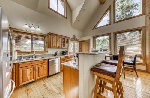 Ruidoso Cabin | Crazy Horse Lodge-Hot Tub/Game Room/Great Location