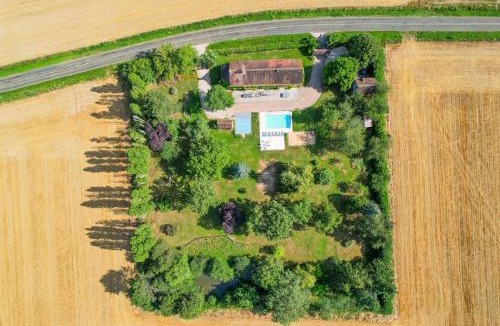 Saint-Maurice-sur-Aveyron Villa | Crazy Villa Etisseaux 45 - Heated pool - Volley court - 1h30 Paris - 45p
