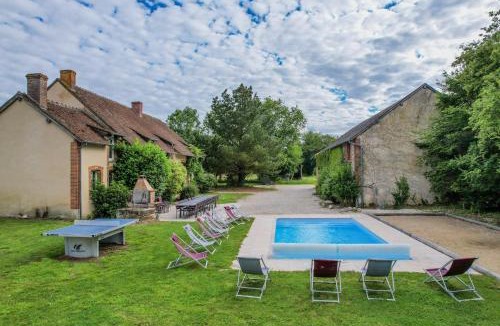 Aubigny-sur-Nere Villa | Crazy Villa Le Petit Belair 18 - Heated pool - Foot - 2h Paris - 30p