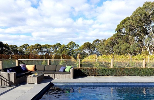 Hastings House | Creadon Homestead (Heated Pool)