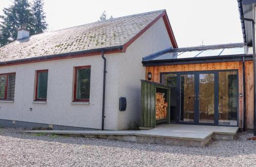 Newtonmore House | Creag Dhubh Cottage