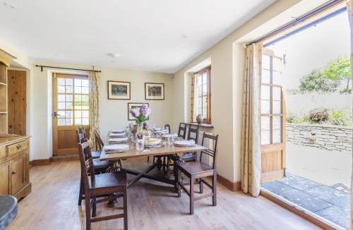 Cheselbourne House | Creaky Cottage