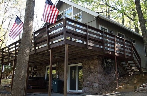 Lake Harmony House | CREATE MEMORIES & RELAX AT THE BEAUTIFUL LAKE ESCAPE AT LAKE HARMONY !