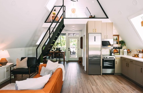 Logan Cabin | Creative Cabins - The Frame