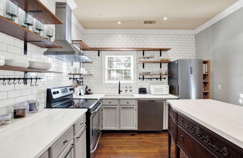 Beach Institute Apartment | Creative Comfort in Downtown Savannah | Heated Pool Access