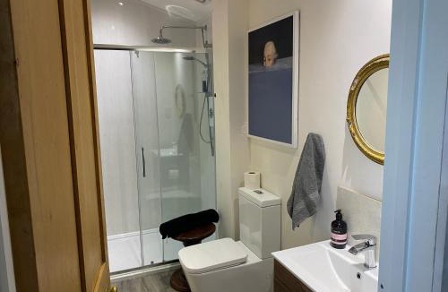 Briston House | Creative Norfolk Chapel with Piano and Sauna Sleeps 10