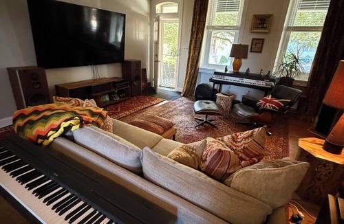 Roxborough-Manayunk House | Creative’s charming 2-bedroom house in Philadelphia, HVAC/mid- century esthetic.