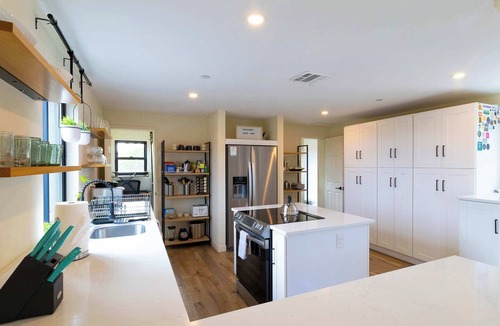 Johnson City House | Creator Cabin - Contemporary Getaway w/Sauna