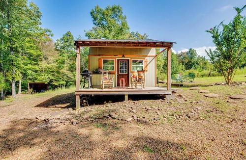 Summerville Apartment | Creek Access, Fire Pit & Grill: Summerville Studio