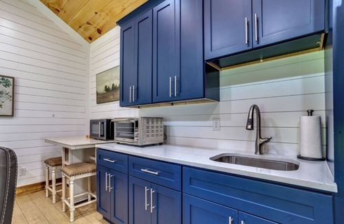 Maynardville Cabin | Creek Cabin