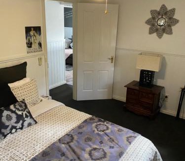 Traralgon Bed & Breakfast | Creek Cottage Bed and Breakfast Traralgon